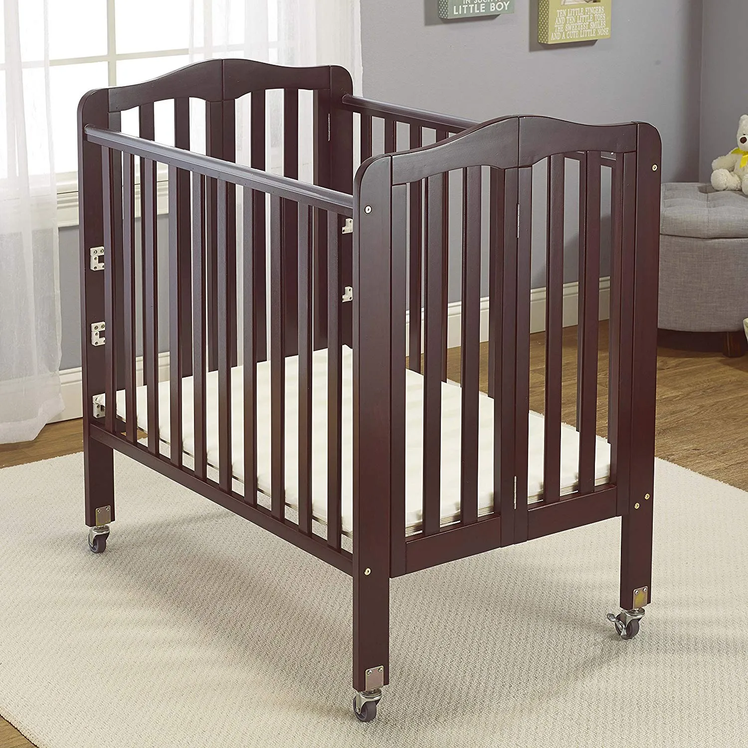 Big Oshi Angela (Curved) 3 Level Portable Crib   Free 3" Mattress