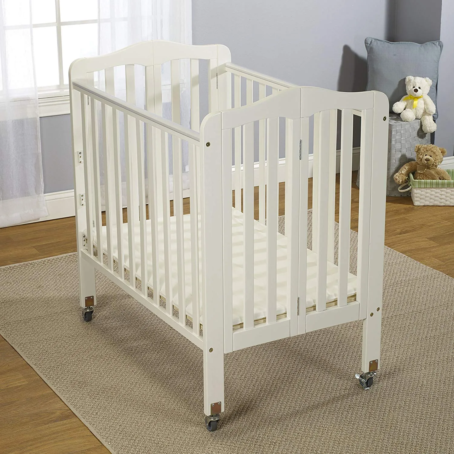 Big Oshi Angela (Curved) 3 Level Portable Crib   Free 3" Mattress