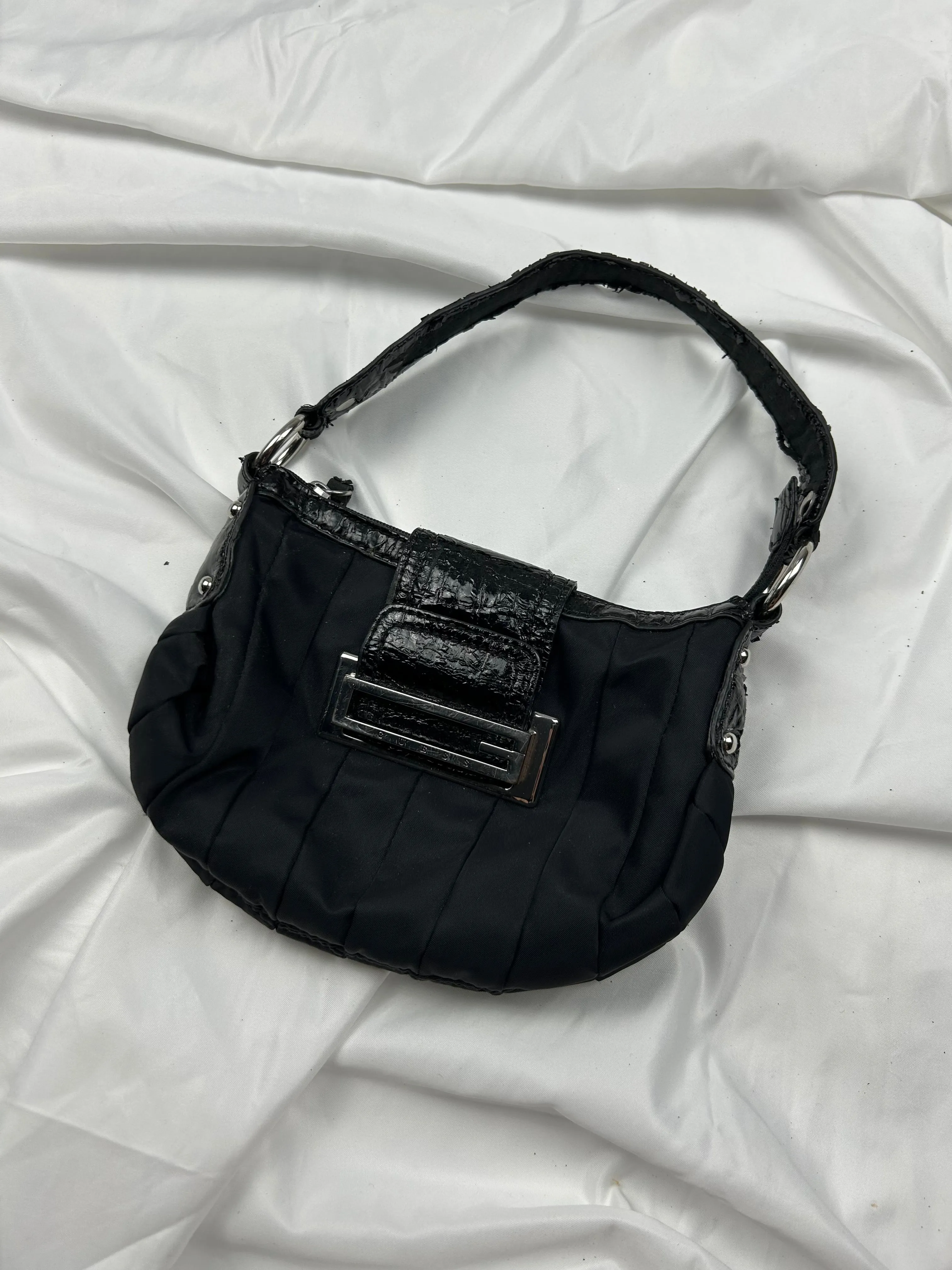 Black buckle small shoulder bag