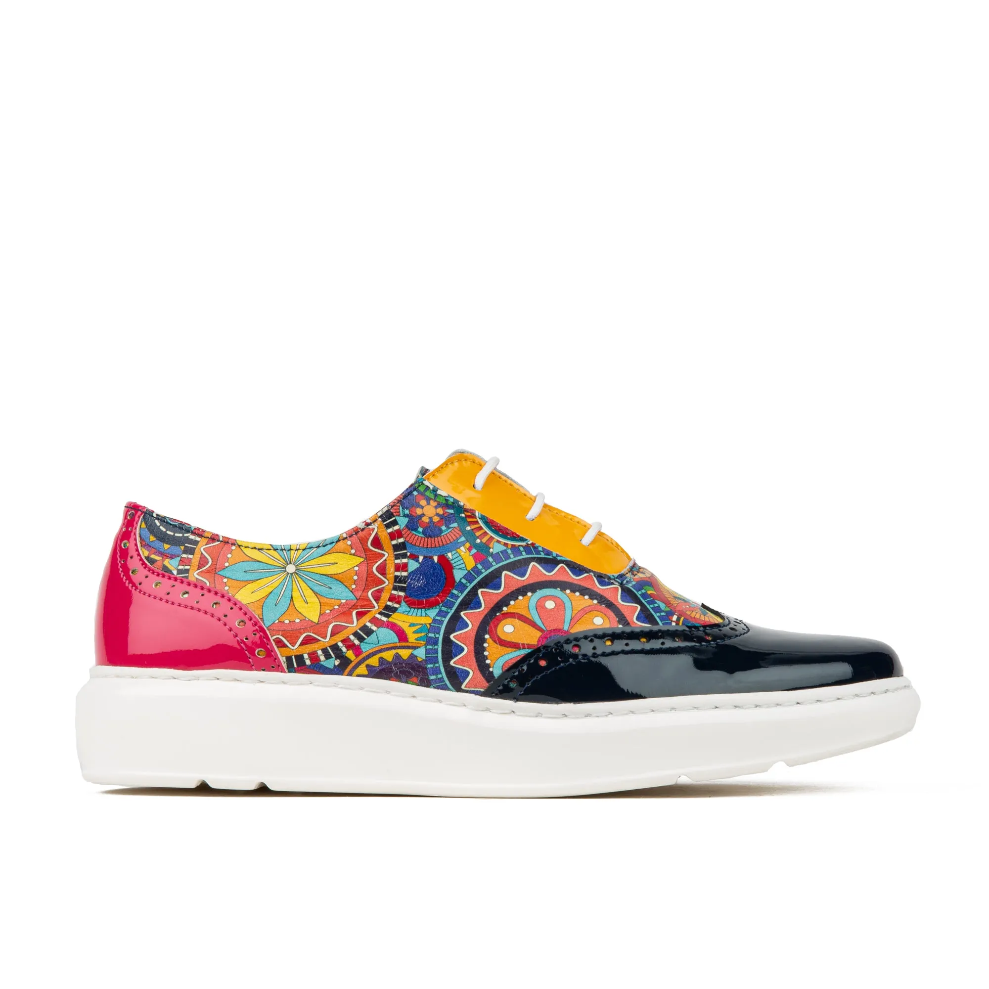 Colorado - Multi Signature - Women's lightweight EVA sole trainer with brogue details