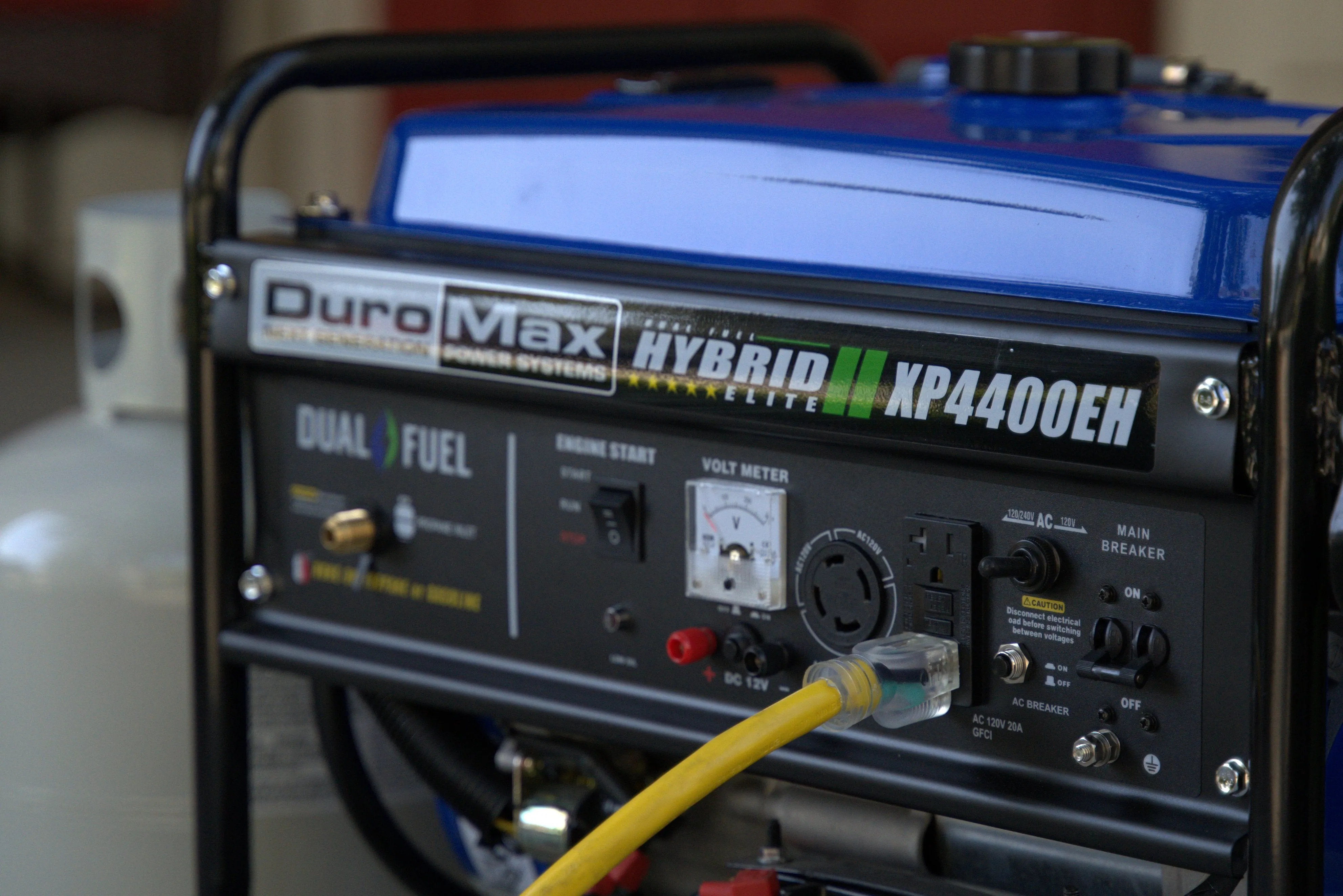 DuroMax XP4400EH 3500W/4400W Dual Fuel Electric Start Generator New