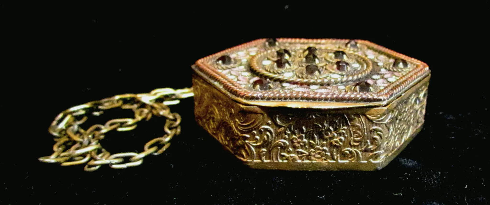 Gold Compact Purse Fuchsia Rhinestones 1890s French Polygon Powder Compact Purse