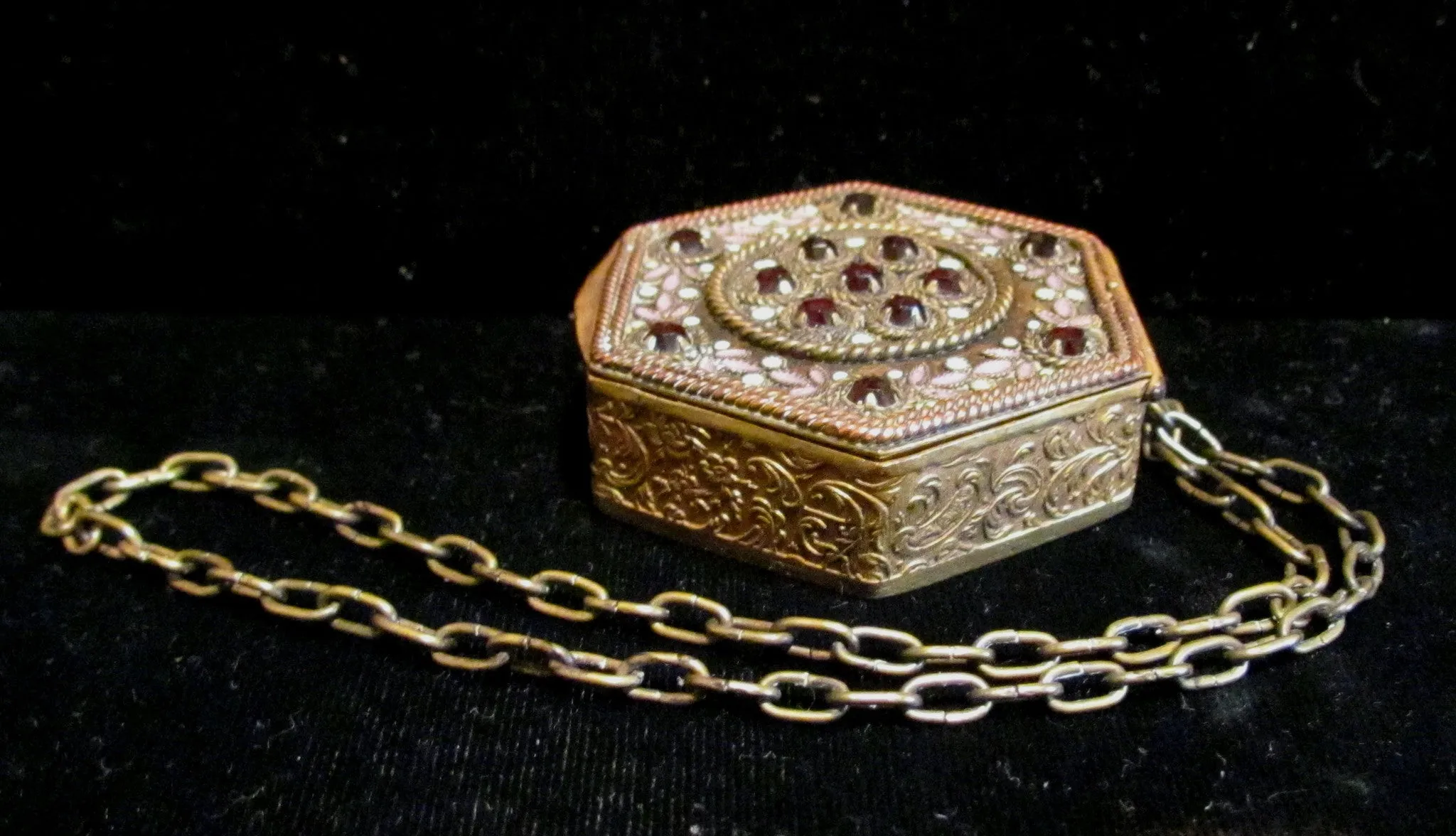 Gold Compact Purse Fuchsia Rhinestones 1890s French Polygon Powder Compact Purse