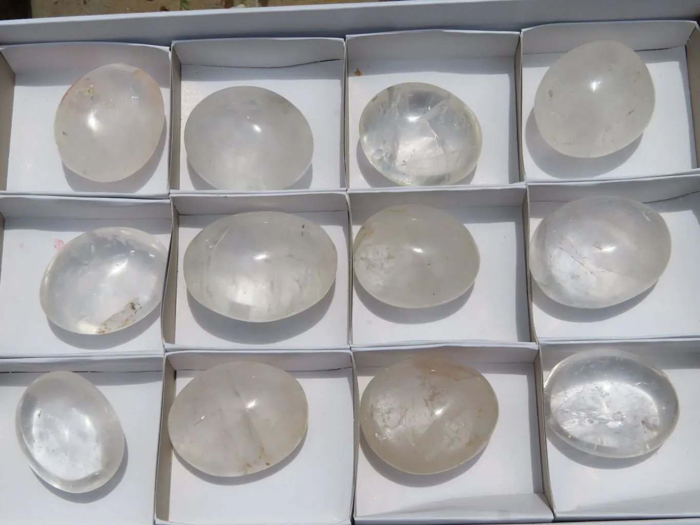 Polished Quartz Palm Size Galet / Palm Stones x 12 From Madagascar