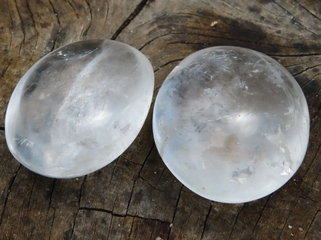 Polished Quartz Palm Size Galet / Palm Stones x 12 From Madagascar