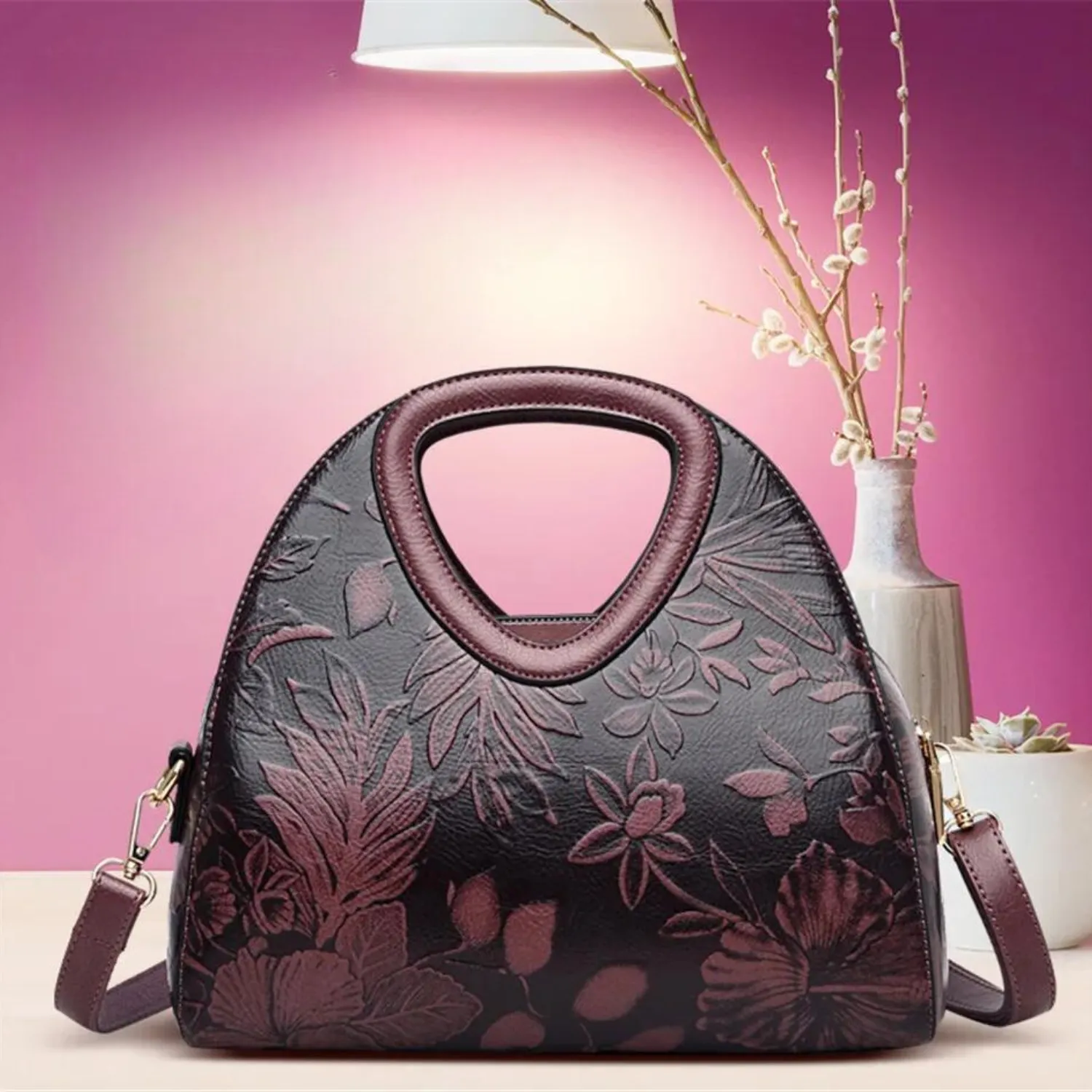 Vanderwah Handbag: Embossed Design with Spacious Luxury