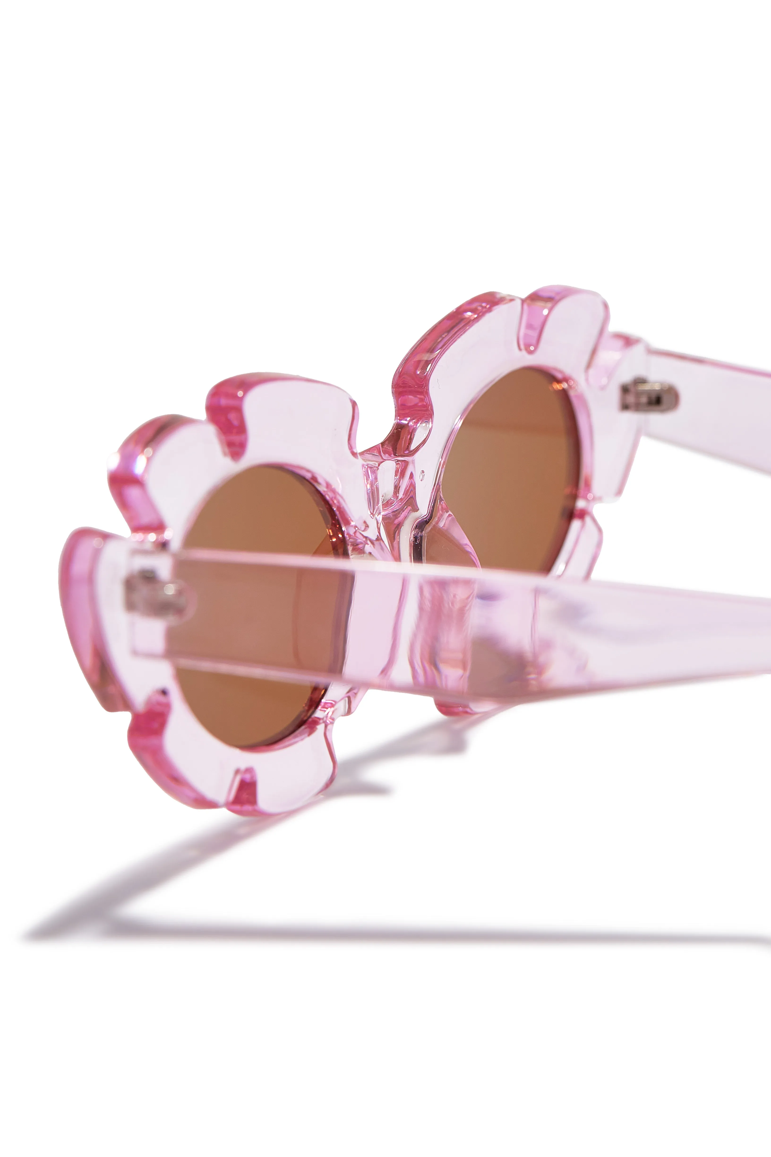 Weekend Flirt Uniqe Standout Frame Sunglasses - Pink