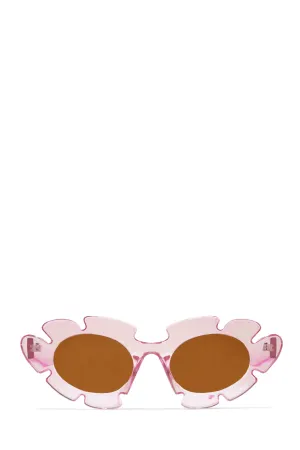 Weekend Flirt Uniqe Standout Frame Sunglasses - Pink